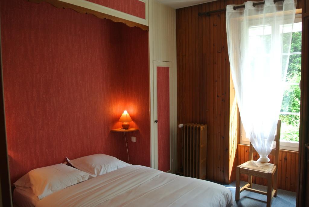 Hotel Le Central Boussac  Zimmer foto